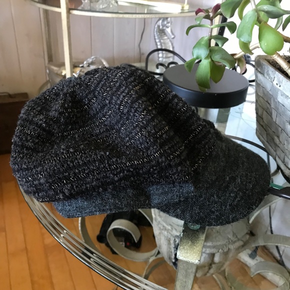 Womens cap - Picture 2 of 3